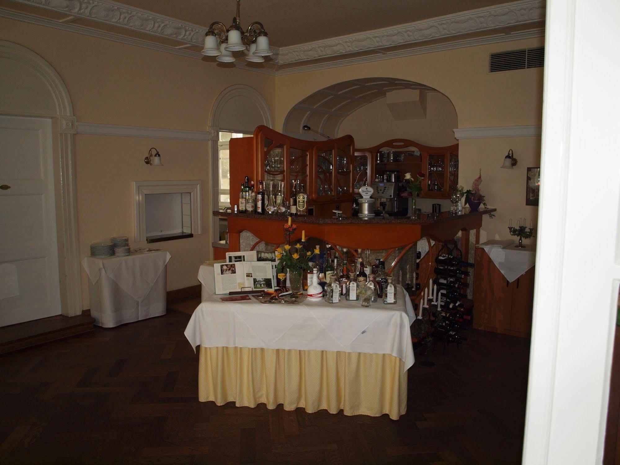 Hotel & Restaurant Bellevue Schmoelln Экстерьер фото