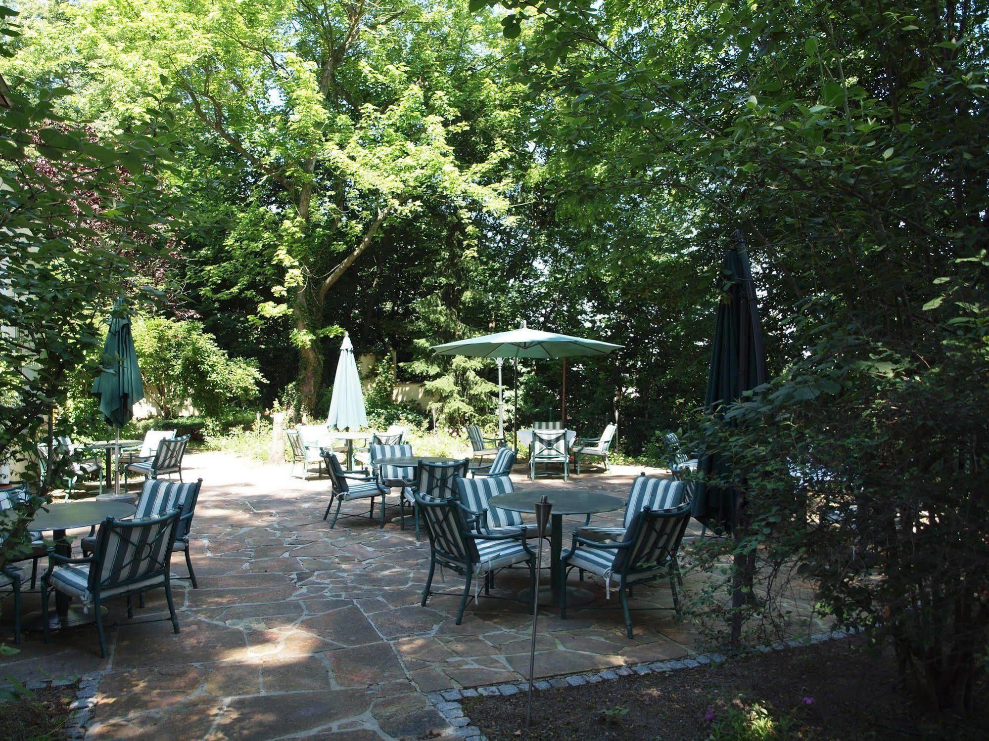 Hotel & Restaurant Bellevue Schmoelln Экстерьер фото