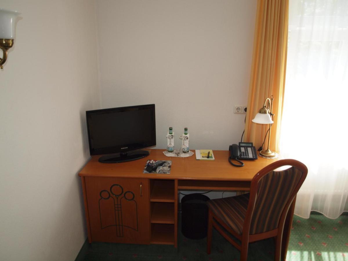Hotel & Restaurant Bellevue Schmoelln Экстерьер фото
